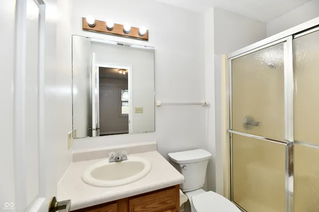 $235,000 | 106 Tracy Ridge Boulevard, Whiteland, IN 46184