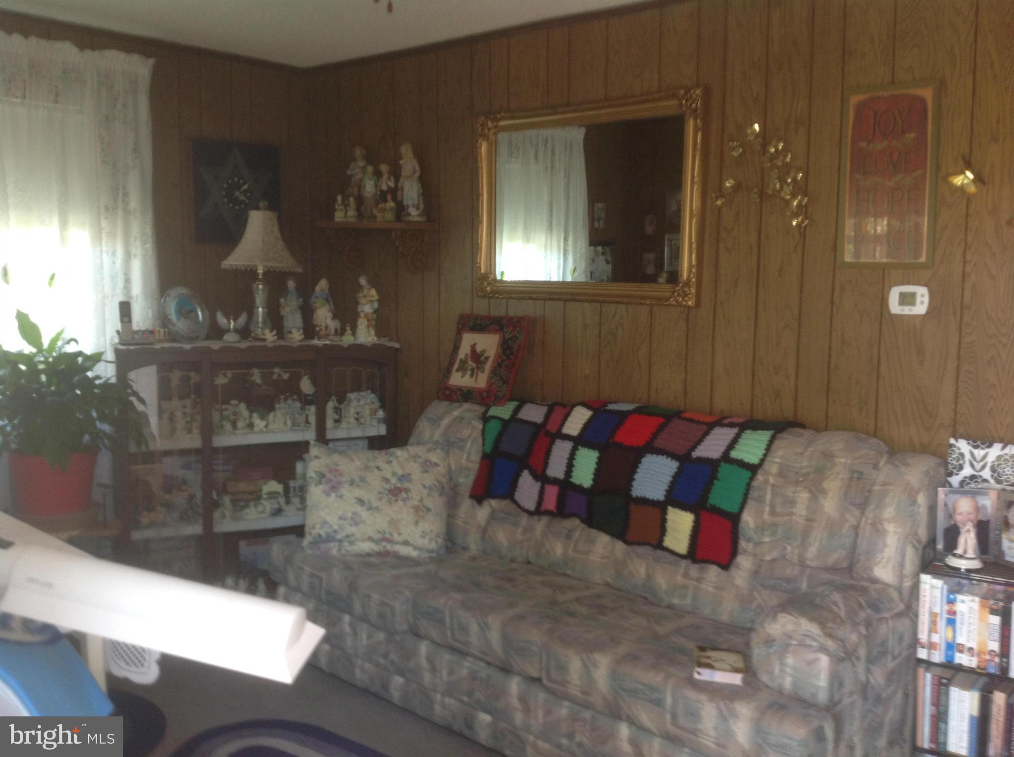 7205 Milligan Road Clinton, MD 20735 - Photo 4 of 22 Living Room
