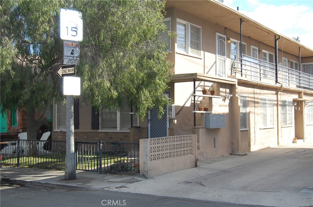 20 Roycroft Avenue Long Beach, CA 90803 - Photo 5 of 22 a view of a building with a street