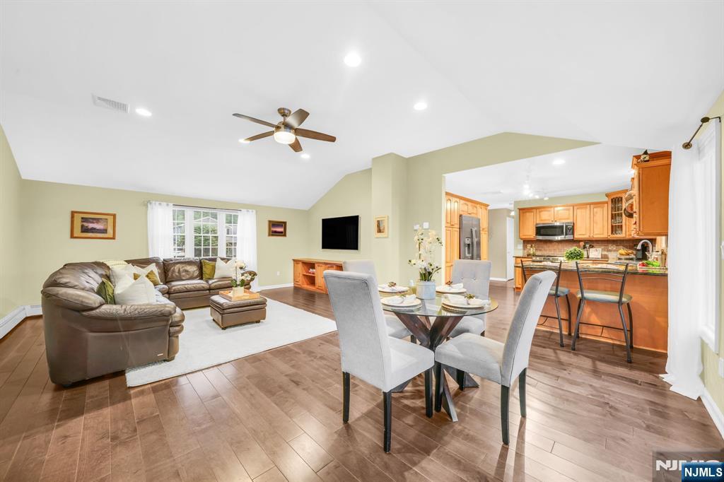 68 Fieldstone Place Wayne, NJ 07470 - Photo 14 of 37