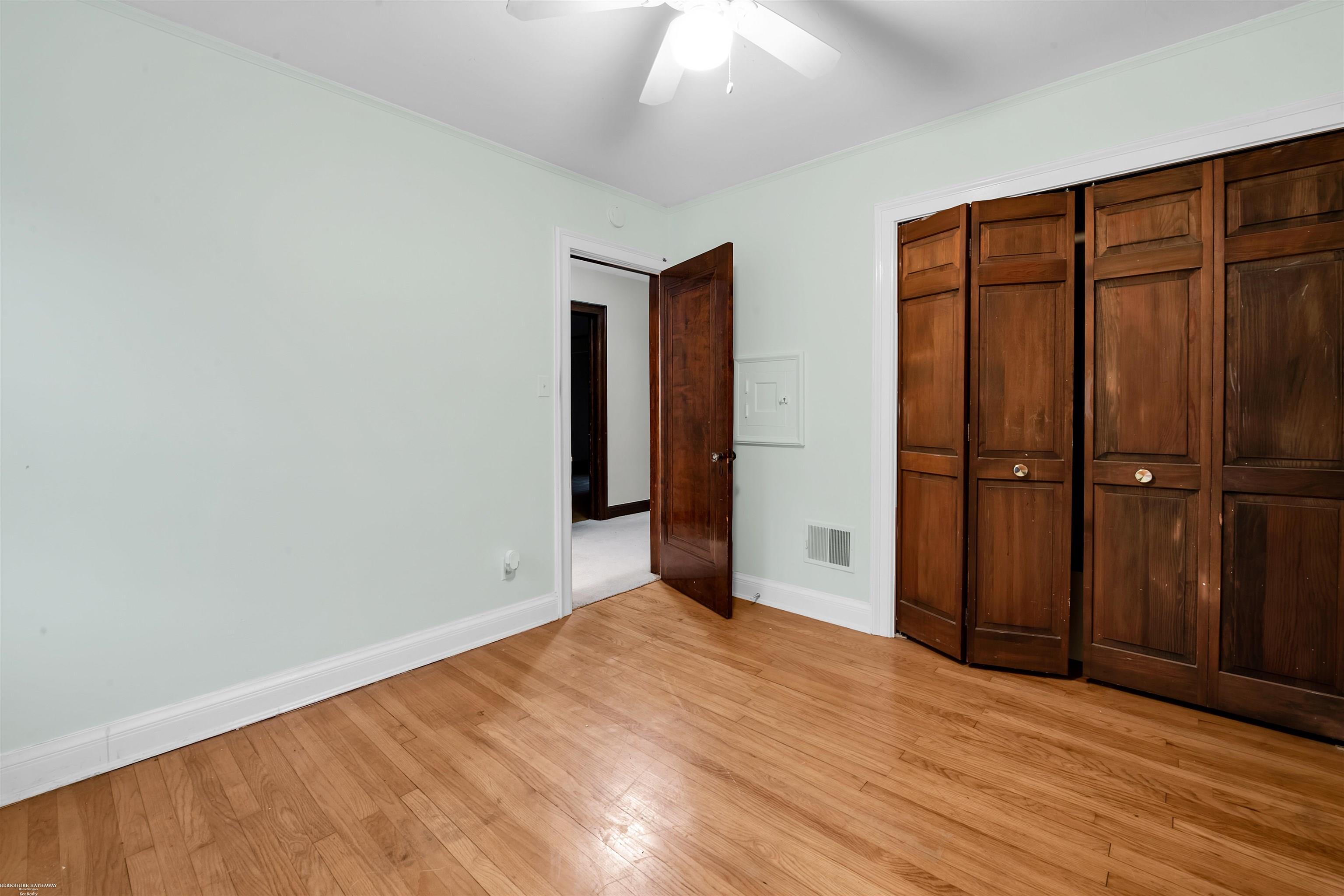 893 Rivard Boulevard Grosse Pointe, MI 48230 - Photo 20 of 27 50112072-19.JPG