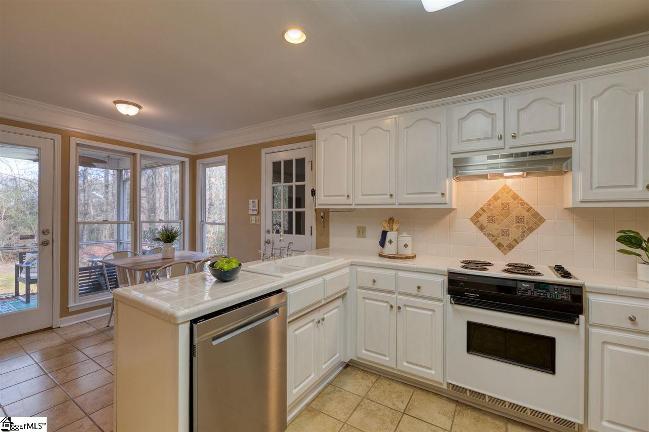 883 Shoresbrook Road Spartanburg, SC 29301 - Photo 9 of 24 Gallery Image 9