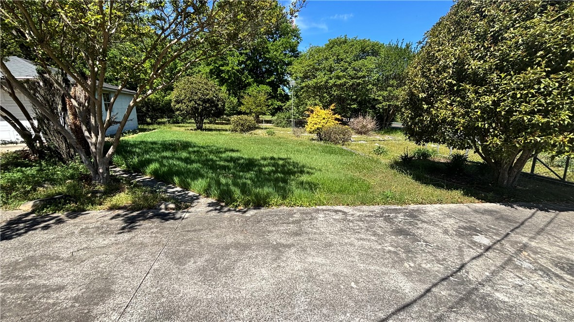 270 Flat Rock Road Liberty, SC 29657 - Photo 17 of 18 This verdant outdoor space offers ample room for relaxation and recreation.