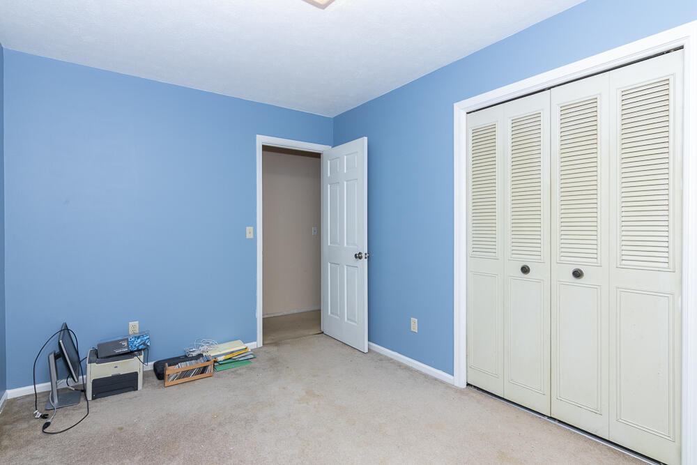 711 Piccadilly Road Kalamazoo, MI 49006 - Photo 14 of 26 711Piccadilly-6