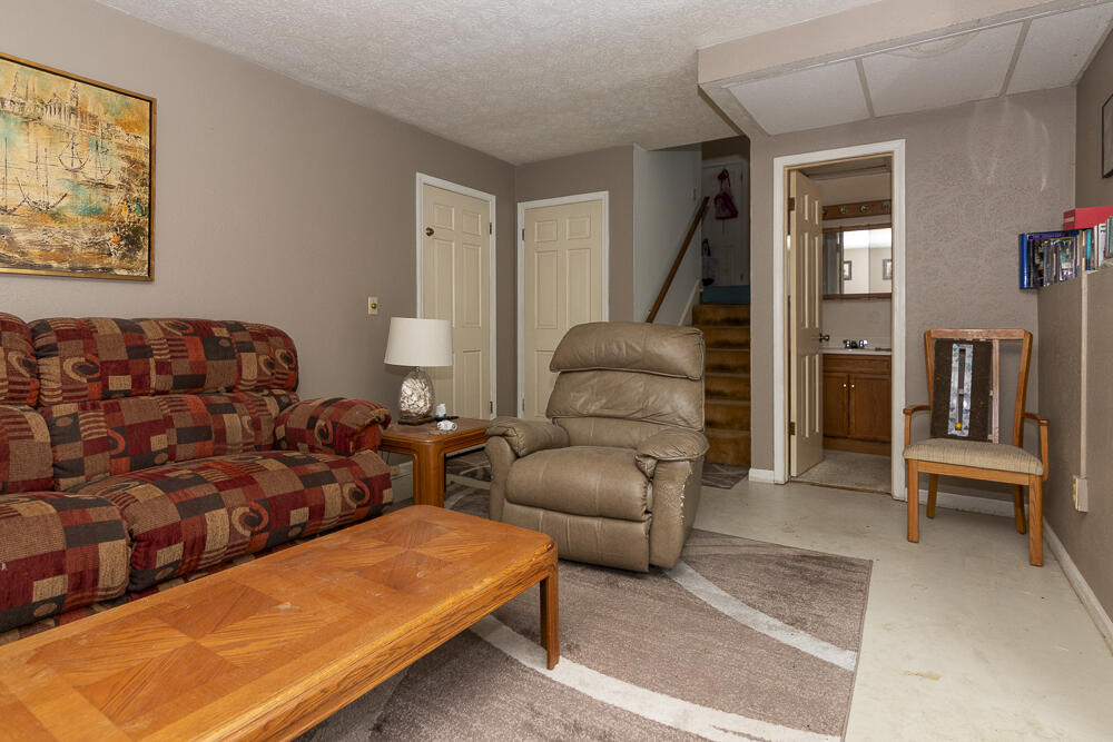 711 Piccadilly Road Kalamazoo, MI 49006 - Photo 17 of 26 711Piccadilly-17