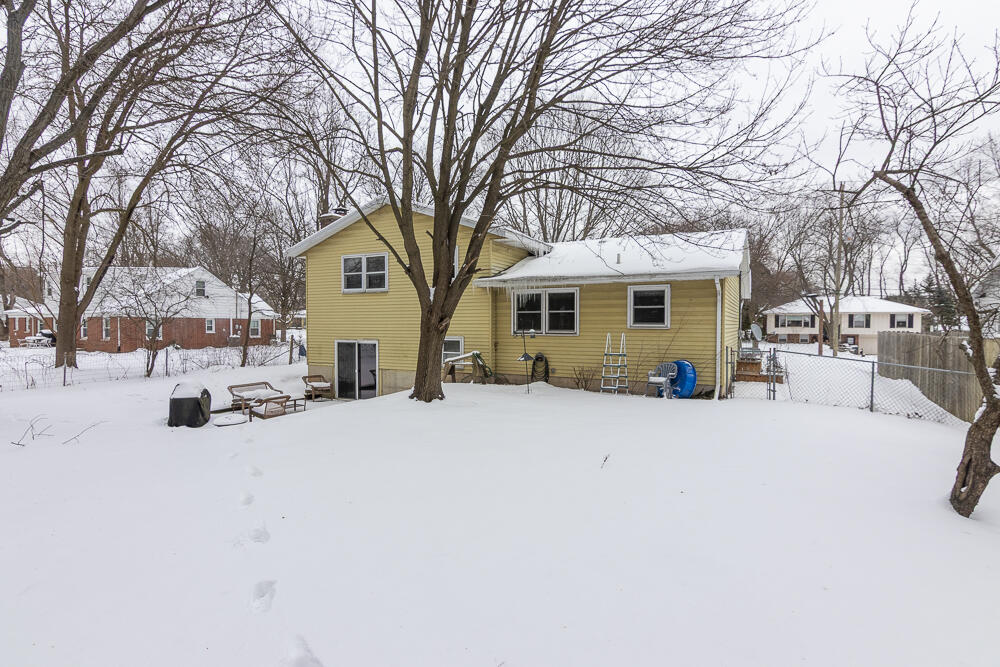 711 Piccadilly Road Kalamazoo, MI 49006 - Photo 21 of 26 711Piccadilly-36