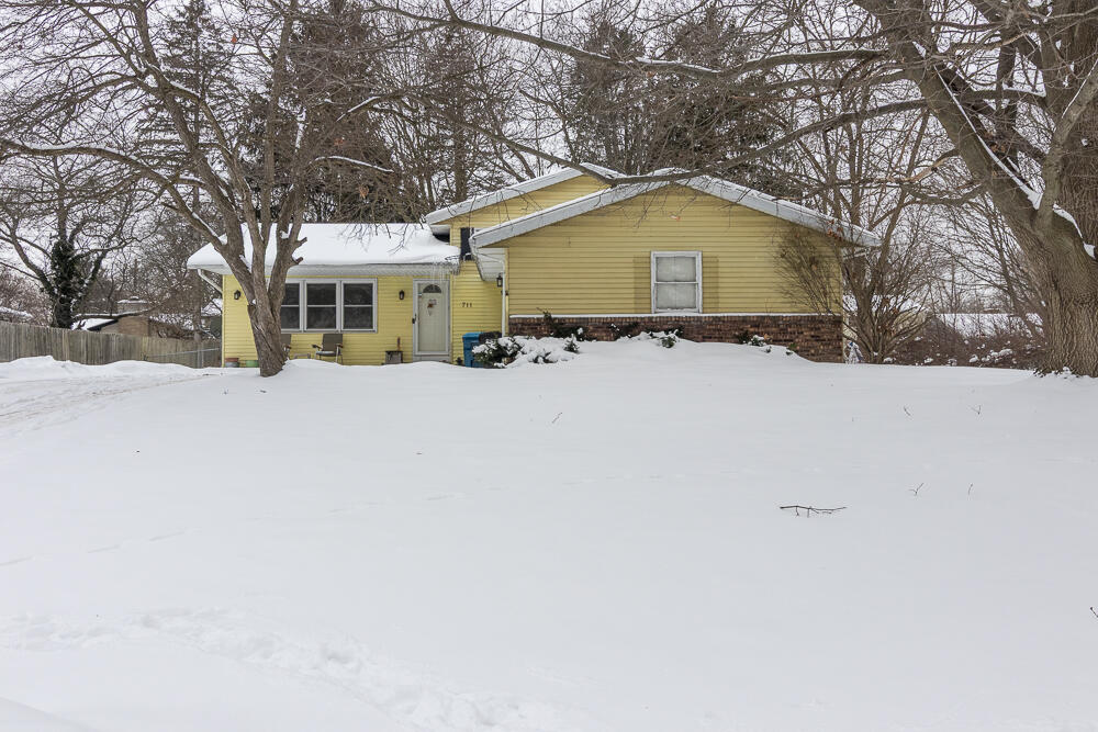 711 Piccadilly Road Kalamazoo, MI 49006 - Photo 25 of 26 711Piccadilly-41