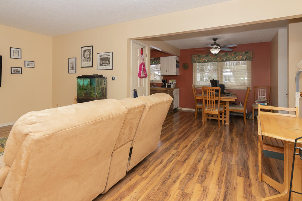 711 Piccadilly Road Kalamazoo, MI 49006 - Photo 4 of 26 711Piccadilly-32