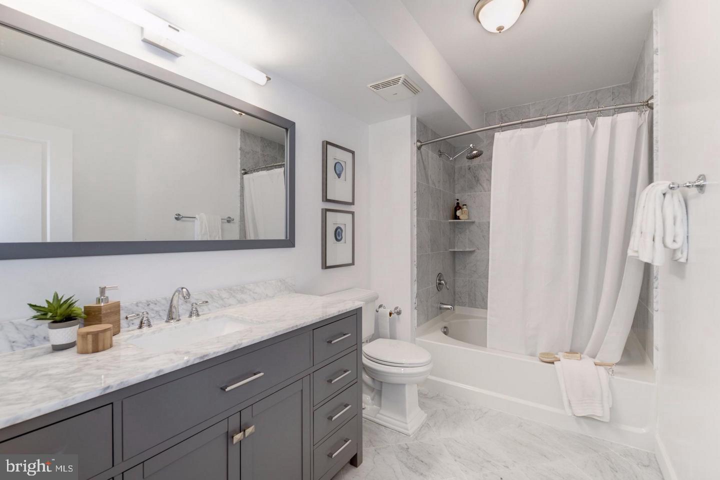 631 D Street Northwest, Unit 526 Washington, DC 20004 - Photo 7 of 32