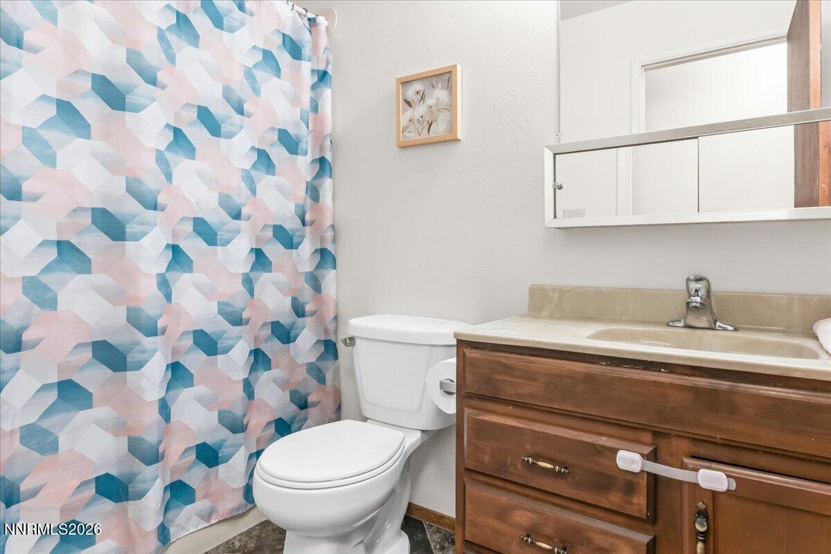 6975 Cox Road Fallon, NV 89406 - Photo 36 of 45 cox rd bathroom