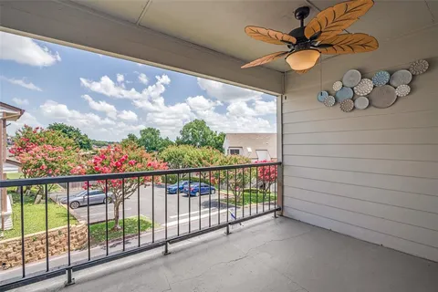$235,000 | 438 Yacht Club Drive, Unit F, Rockwall, TX 75032
