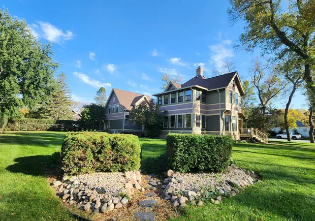 $405,000 | 919 3rd Avenue Southwest, Pipestone, MN 56164