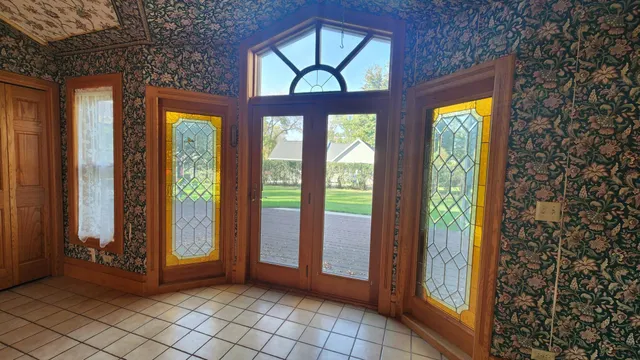 $405,000 | 919 3rd Avenue Southwest, Pipestone, MN 56164