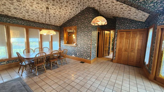 $405,000 | 919 3rd Avenue Southwest, Pipestone, MN 56164