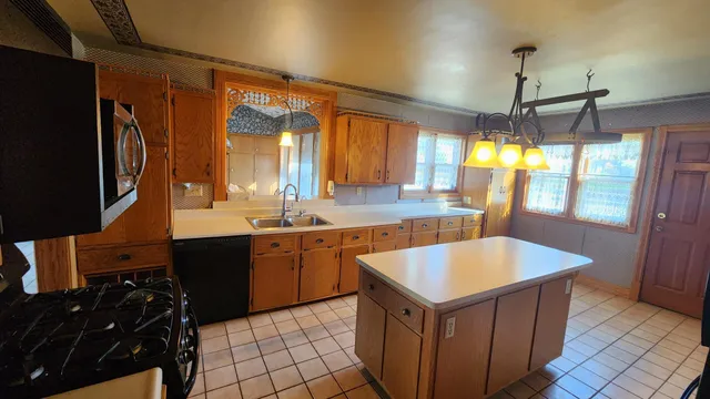 $405,000 | 919 3rd Avenue Southwest, Pipestone, MN 56164