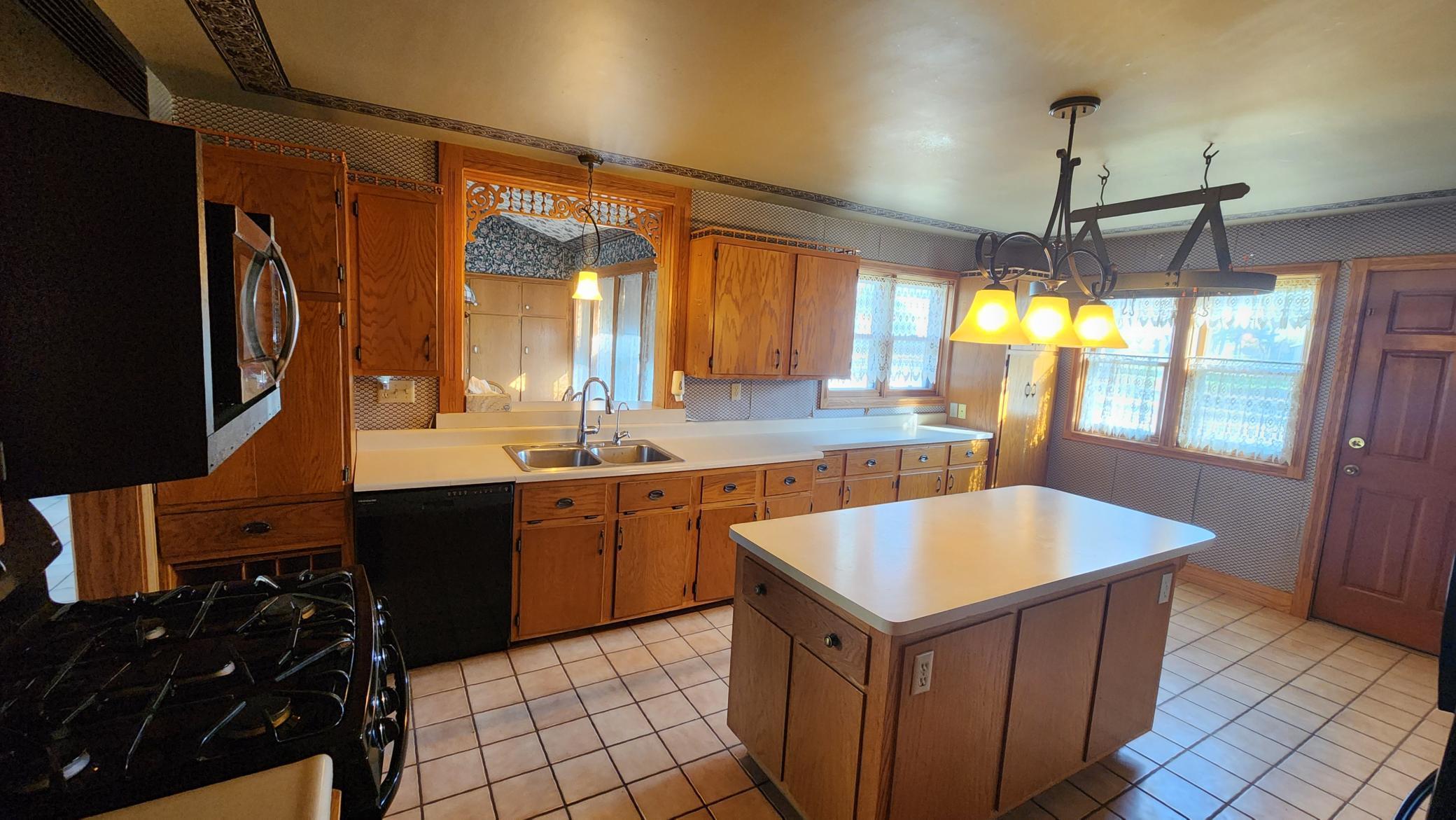 919 3rd Avenue Southwest Pipestone, MN 56164 - Photo 16 of 63