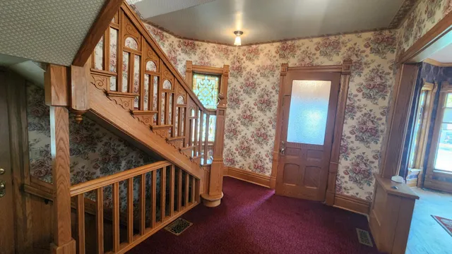 $405,000 | 919 3rd Avenue Southwest, Pipestone, MN 56164