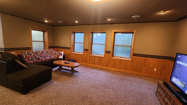 $405,000 | 919 3rd Avenue Southwest, Pipestone, MN 56164