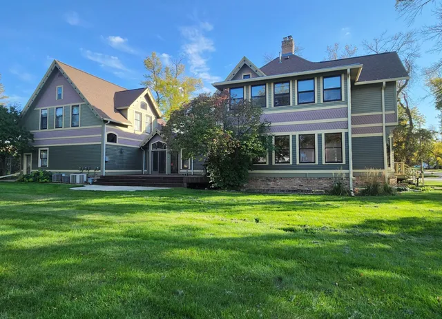 $405,000 | 919 3rd Avenue Southwest, Pipestone, MN 56164