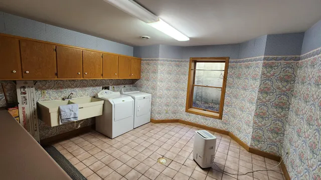 $405,000 | 919 3rd Avenue Southwest, Pipestone, MN 56164