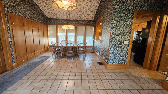 $405,000 | 919 3rd Avenue Southwest, Pipestone, MN 56164