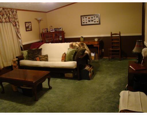 6 King Philip Road Coventry, RI 02816 - Photo 6 of 12 Living Room.