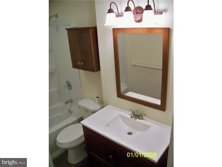 3016 Fairdale Road Philadelphia, PA 19154 - Photo 14 of 25 Bathroom