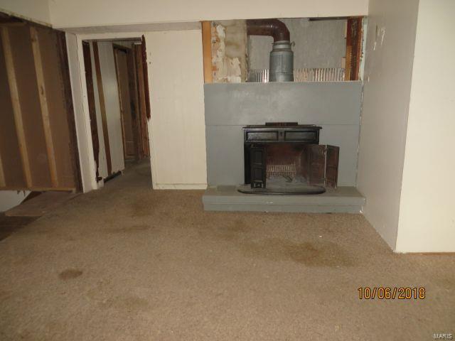 4466 Urven Road Rushville, IL 62681 - Photo 12 of 25