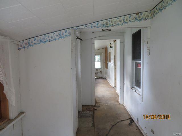 4466 Urven Road Rushville, IL 62681 - Photo 3 of 25