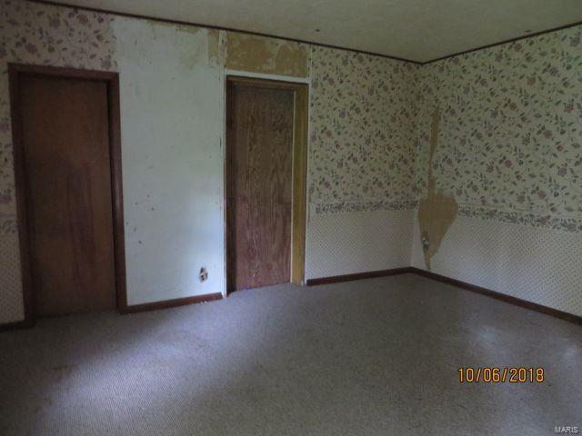 4466 Urven Road Rushville, IL 62681 - Photo 5 of 25