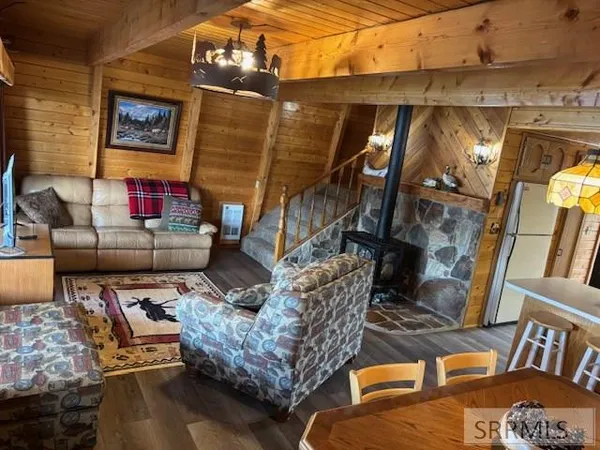 $1,100,000 | 3882 South Goose Bay Drive, Island Park, ID 83429