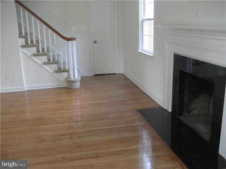 232 Hawthorne Road Morton, PA 19070 - Photo 9 of 15 Living Room