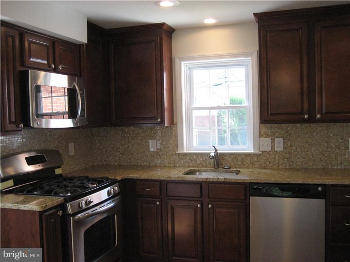 232 Hawthorne Road Morton, PA 19070 - Photo 10 of 15 Kitchen