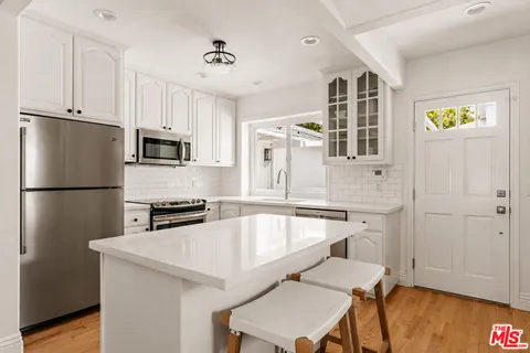 $1,595,000 | 8316 Westlawn Avenue, Los Angeles, CA 90045