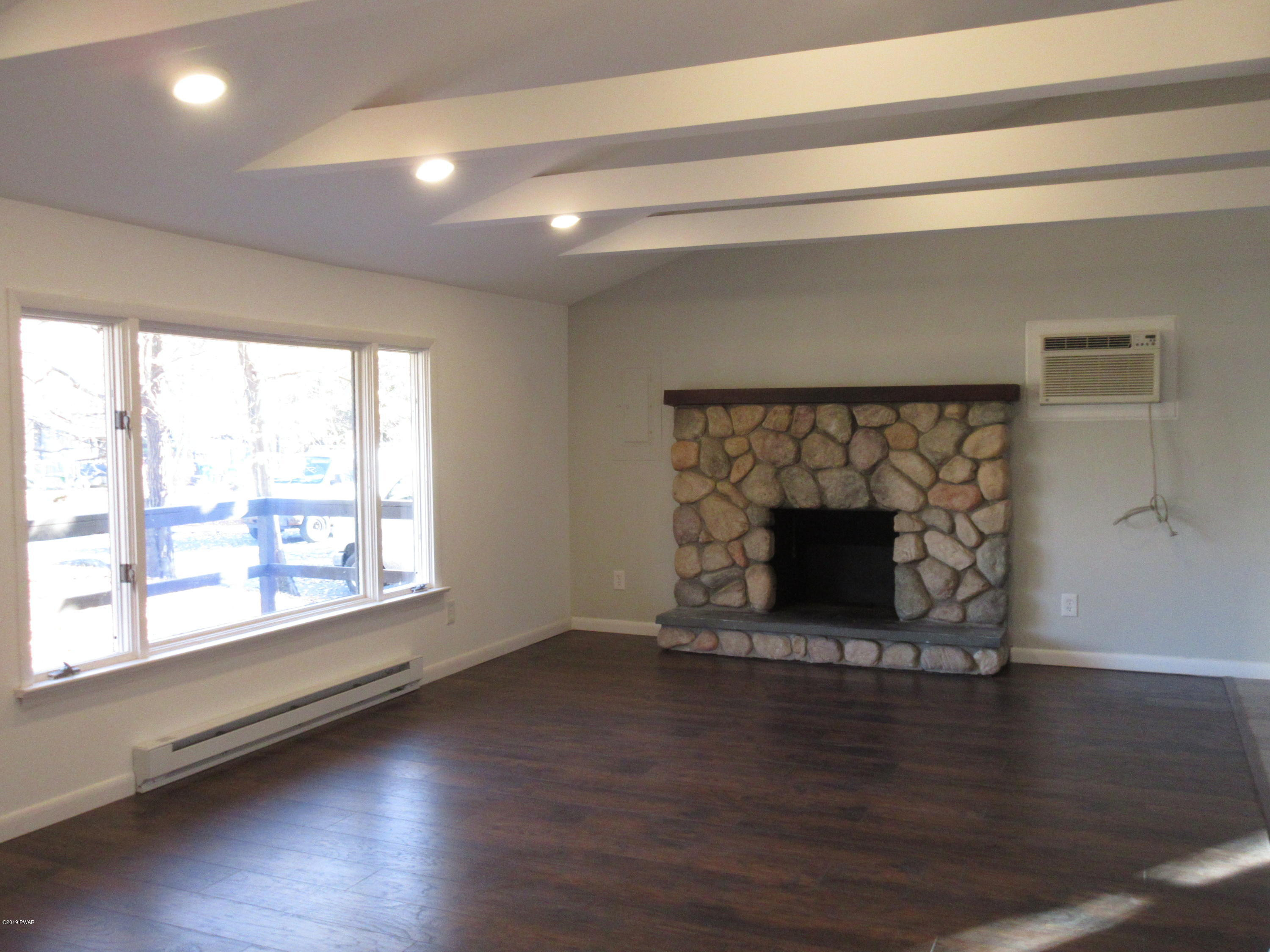 163 Skyview Road Dingmans Ferry, PA 18328 - Photo 4 of 12 Living Room