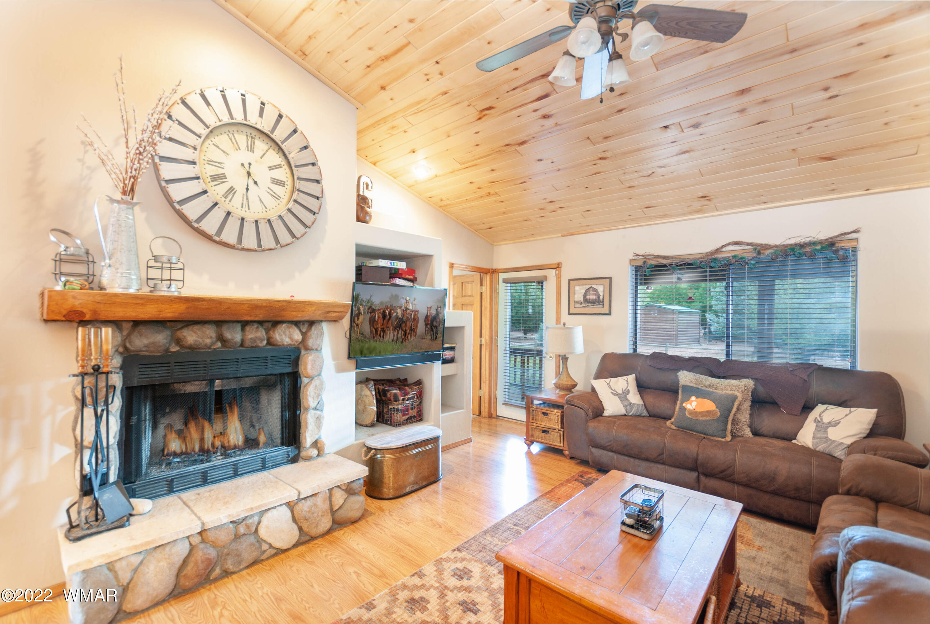 2681 Lodge Loop Overgaard, AZ 85933 - Photo 2 of 15 Gallery Image 2