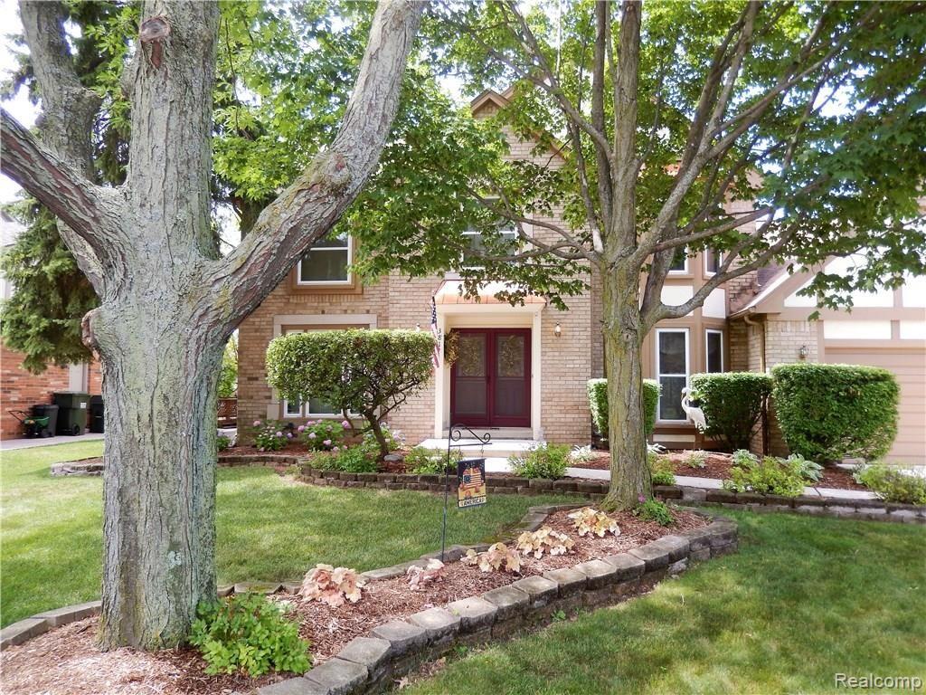 381 Shellbourne Drive Rochester Hills, MI 48309 - Photo 1 of 28