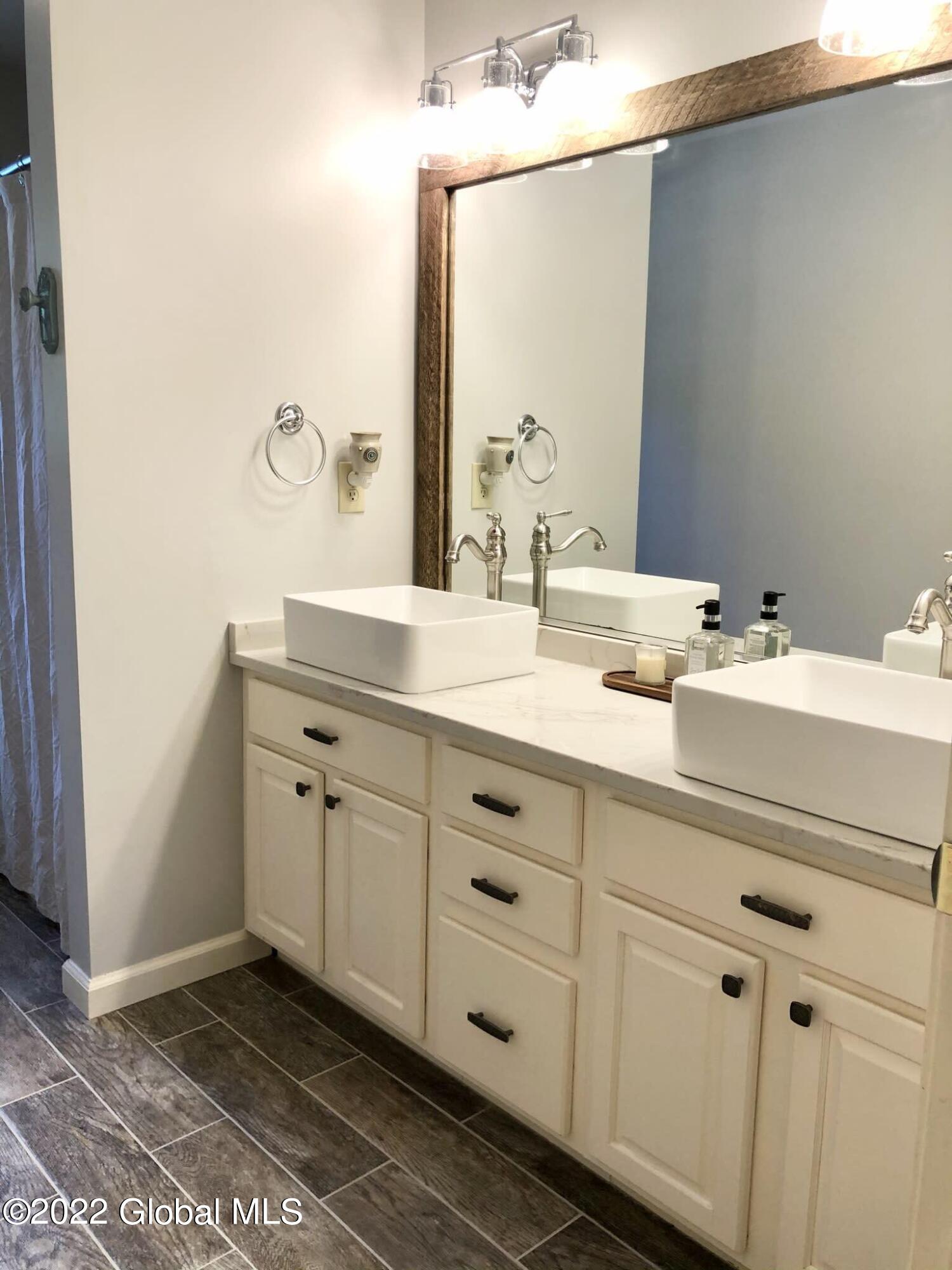 182 Ruggles Road Saratoga Springs, NY 12866 - Photo 16 of 27 Image 16