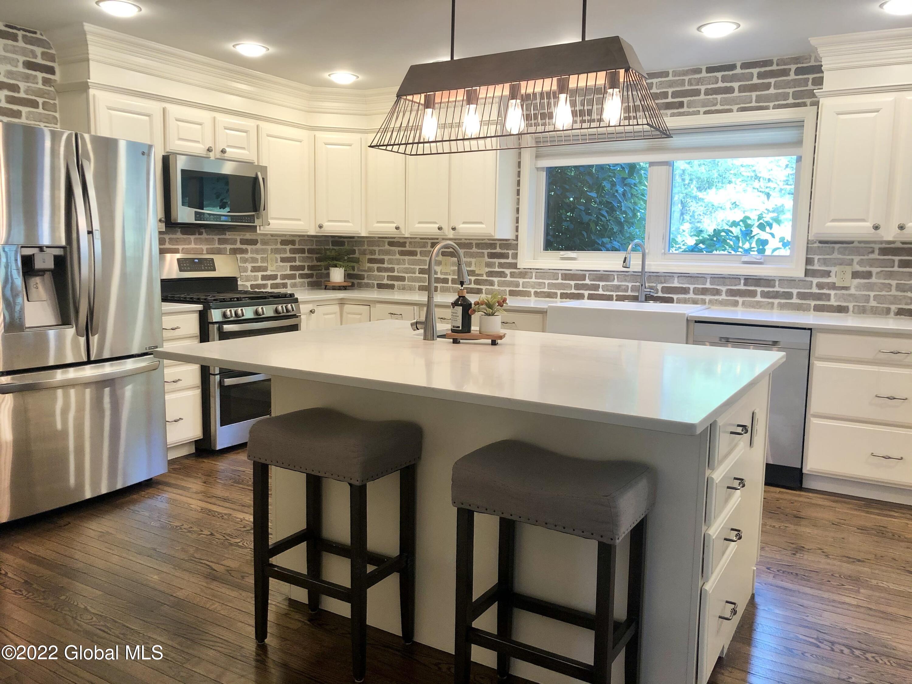 182 Ruggles Road Saratoga Springs, NY 12866 - Photo 4 of 27 Image 04
