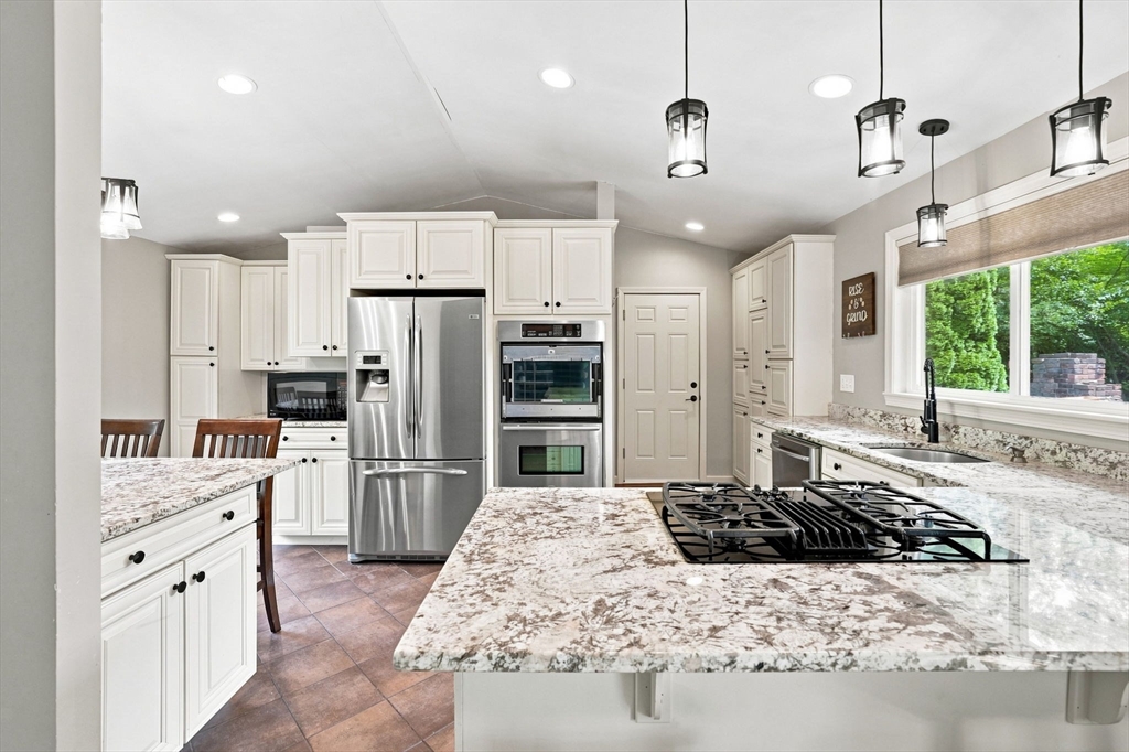 55 Lindsay Road Springfield, MA 01128 - Photo 12 of 35 Gallery Image 12