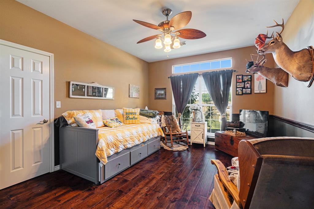 600 County Road Deport, TX 75435 - Photo 24 of 34 a living room with furniture and a large window