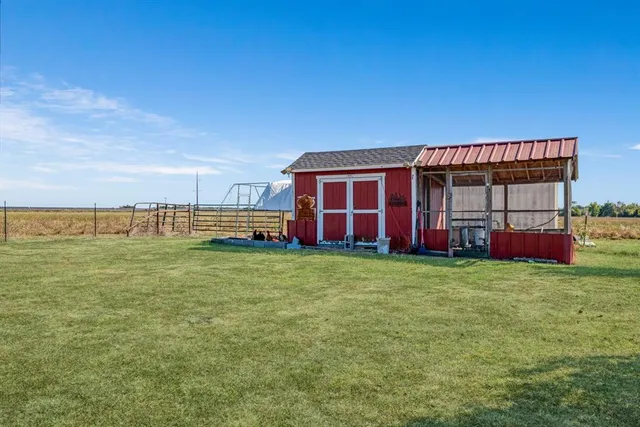 $589,000 | 600 County Road, Deport, TX 75435