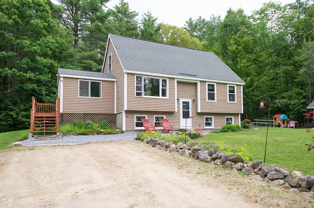 37 Middle Road Deerfield, NH 03037 - Photo 1 of 33 Gallery Image 1