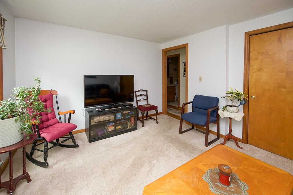 37 Middle Road Deerfield, NH 03037 - Photo 14 of 33 Gallery Image 14