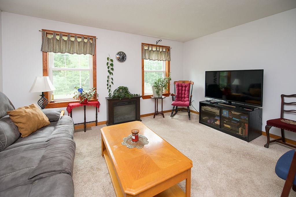37 Middle Road Deerfield, NH 03037 - Photo 15 of 33 Gallery Image 15