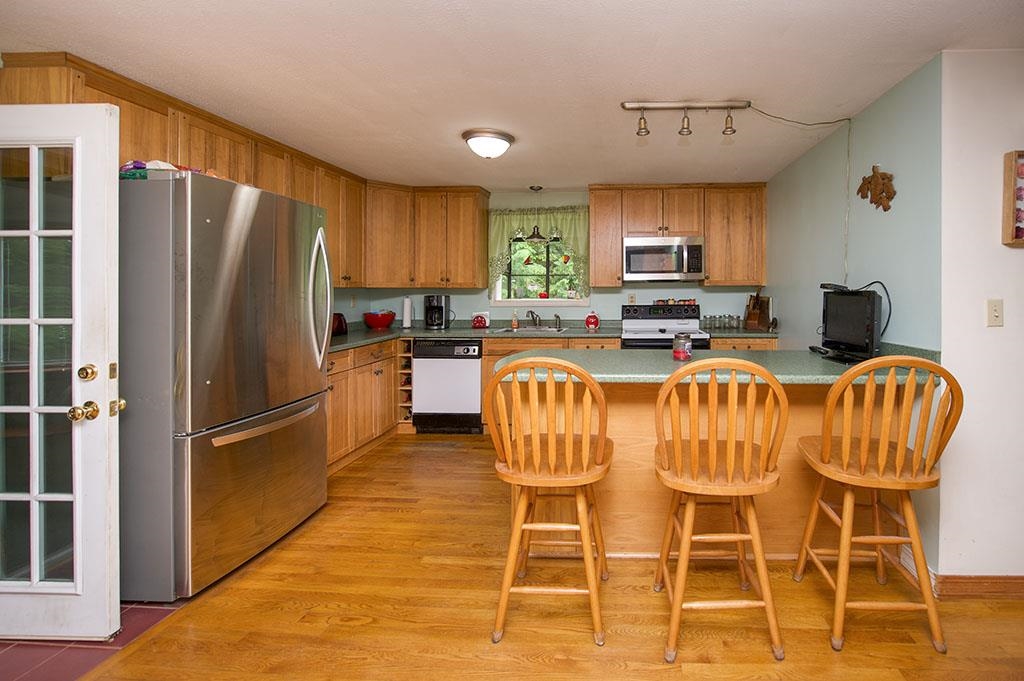 37 Middle Road Deerfield, NH 03037 - Photo 7 of 33 Gallery Image 7