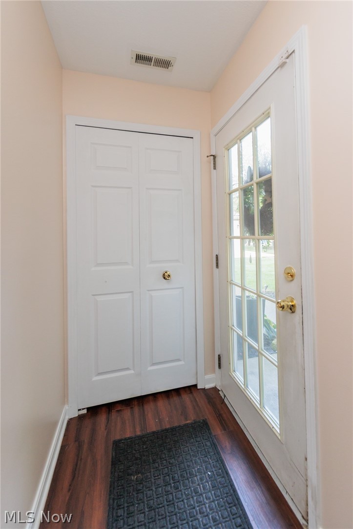 28340 Center Ridge Road, Unit 102 Westlake, OH 44145 - Photo 4 of 45 Gallery Image 4