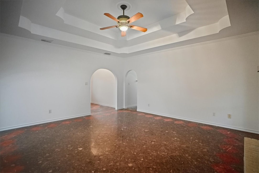 7029 Chiswick Drive Corpus Christi, TX 78413 - Photo 7 of 33 a view of a room with a fan