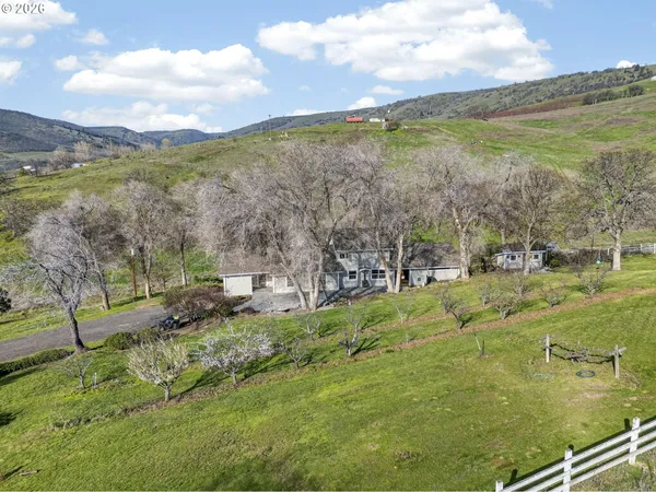 $1,200,000 | 3465 3 Mile County Road, The Dalles, OR 97058