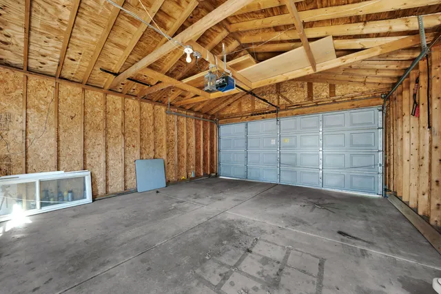 $2,100 | 9427 South Utica Avenue, Evergreen Park, IL 60805